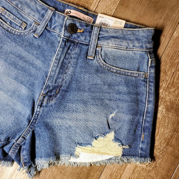 NWT SO Super High Rise Cutoff Short Size 3/26W - Picture 3 of 11